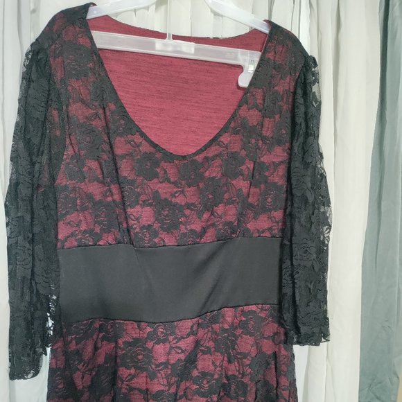 Nextmia - Beautiful Gothic Dress - Picture 2 of 7